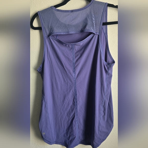 Bundle of Three (3) Women's Lululemon Sculpt Mesh Keyhole Reflective Tank Tops - Picture 4 of 16